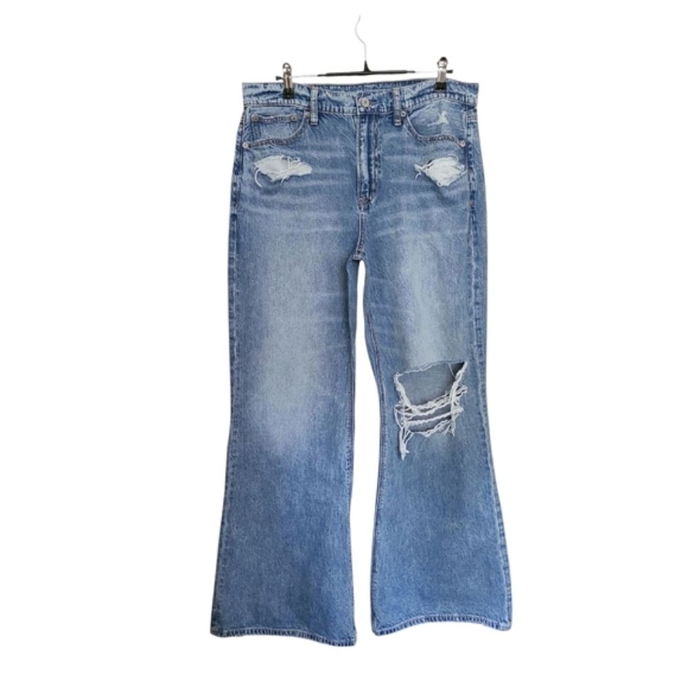Women's AE Low Rise Baggy Flare Jeans Size 8 *SHORT* Distressed - Picture 2 of 12